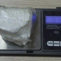 Dvojica mladića uhapšena u Sremskoj Mitrovici: Policija u "audiju" pronašla "ciglu" kokaina