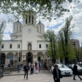 Veliki broj Nišlija prisustovao vaskršnjoj liturgiji u Sabornoj crkvi u Nišu