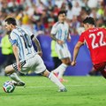 Argentina se muči da slomi Švajcarsku sa igračem više, počela sudijska nadoknada