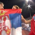 Adriana ogrnula srpsku zastavu i zagrlila Hrvaticu: Prva joj je čestitala dok je plakala od sreće