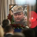 U Domu Vojske Srbije u Beogradu održana komemoracija Ratku Mladiću, napolju ostale stotine ljudi
