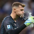 Bizaran gol Real Madrida: Golman Intera hteo da glumi "Ronaldinja" pa "zakopao" svoj tim (video)