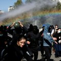 Rama policiji: Strpljenje s mladima, odlučno s onima koji pale