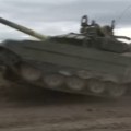 Ruski tenkovi satiru: Pogledajte snimke sa Krasnolimanskog pravca (video)
