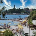 Potkradao turiste na splitskoj plaži, skupio plen veći od 13.000 evra