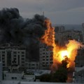 FOTO Izraelska vojska pogodila višespratnice u Gazi: Stanari ranije upozoreni, Hamas preti Tel Avivu