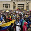 Sukob između predsednika i Kongresa: Hiljade Kolumbijaca na protestima protiv reformskih planova predsednika Petra (foto)