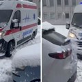 Ukrao sekunde koje znače život! Neviđena bahatost u Beogradu: Parkirao na rampi, Hitna pomoć blokirana