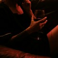 (Foto) ko je devojka (20) koja je oborila sve rekorde na onlifansu Zaradila neverovatnih 76 miliona dolara, a tvrdi da je…