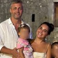 "Moja beba nije imala šanse da preživi": Ženi našeg pevača lekari savetovali da prekine trudnoću, a ona se borila do kraja…