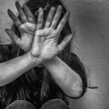 "Mogu da zovem policiju, šta to radite?", "Sa svojim detetom može kako hoće!" Uznemirujuća scena u Beogradu