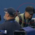VIDEO Nezapamćeni skandal na US Openu: Fotograf uleteo na teren na meč lopti, Medvedev poludeo, pa izbačen