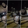 Teška saobraćajka u Novom Sadu, automobil se prevrnuo na krov Stravični prizori: Vozilo demolirano izletelo van kolovoza, od…