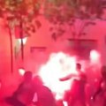 (Video) Tuča navijača uoči finala LŠ: Opsadno stanje u Budimpešti, 4.000 policajaca oko „Puškaš arene“ i širom grada…