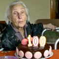 Živka iz Užica proslavila 100. rođendan i prvi put sela u kafanu: U životu se namučila, a danas joj se dive