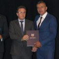 Kragujevac dobio zahvalnicu Sjenice za saradnju i doprinos zaštiti ljudskih prava