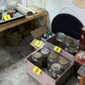 Pančevačka policija pronašla laboratoriju za uzgoj marihuane i uhapsila muškarca (foto)