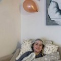 Moni apmutirana stopala i prsti na ruci, posle operacije nastale komplikacije u bolnici: Sada objavila sliku