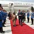 Predsednica Indije u poseti Srbiji, Vučić je dočekao na novoj pisti (foto, video)