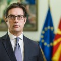 Promoviše mržnju i netrpeljivost Pendarovski osudio isticanje zastave "Velike Albanije" tokom posete Kurtija