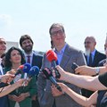 "Kurtoazno smo razmenili pozdrave": Vučić u Nišu, evo šta je rekao o odnosima sa Putinom: Trajalo je minut i po i to je to…