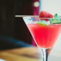 Strawberry Margarita: Savršen letnji koktel sa jagodama