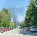 Trovači vazduha zapalili i divlju deponiju u radničkom naselju, možda Milan „Megafon“ može da pomogne u rešavanju…