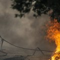 Pakleni vikend u Grčkoj Požar iznad obilaznice kod Soluna: Vatrogasci na terenu