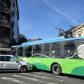 (Foto) ogroman zastoj u centru Beograda: Sudarili se automobil i autobus: Stvaraju se velike gužve
