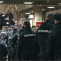 Policija na Filozofskom fakultetu u Novom Sadu: Studenati tvrde da je fakultet blokiran, uprava da nema blokade