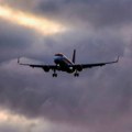 Drama na putničkom letu iznad Sarajeva! Avion uleteo u snažan vrtlog, stjuardesa odletela do plafona kabine, povređeno petoro…