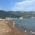 Zmija među dečijim igračkama: Drama na crnogorskom letovalištu (foto)