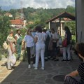 Nastavljena akcija JP „Komunalac“: Za pola sata podeljeno još 1.000 sadnica cveća i 50 kilograma semena trave