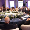 Gradonačelnik Biševac na sarajevskom Samitu gradonačelnika, u Vijećnici delegacije iz regije i Evrope
