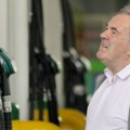 Nafta luduje, šta čeka Srbiju - Vučić već upozorio: Barel prešao 95 dolara, evo šta sledi u petak na pumpama