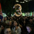 Nišlije dočekale studente bicikliste, SNS aktivisti pored njih