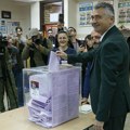 CeSID i Ipsos: Studentska lista osvojila 52 odsto glasova i 139 mandata, Vučićevoj listi 104 mandata