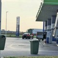 Nove žrtve prevaranta koji operiše na pumpama: Traži pare za benzin, a sada otkriveno kojom trasom se kreće (foto)