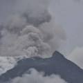 Više hiljada ljudi evakuisano u Indoneziji zbog erupcije vulkana