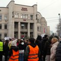 Određen pritvor muškarcu koji je na protestima u Beogradu automobilom udario studenticu