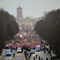 Masovni protest u Nemačkoj: Više od 30.000 ljudi protestovalo u Berlinu protiv desničara