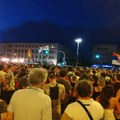 „Finalna blokada raskrsnice“ u Novom Sadu: Građani 30 zborova na skupu kod Banovine