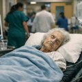 Старица (97) са упалом плућа дан и по лежала у ходнику Хитне помоћи јер за њу није било кревета, болница на ивици капацитета…
