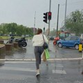Ово нисмо очекивали, бежао је како је ко стигао! Погледајте како се пљусак обрушио на Београд