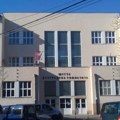 Đaci Šeste gimnazije protestovali ispred policijske stanice Zvezdara zbog sinoćnih incidenata