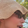 Emina Jahović uživa na plaži daleko od znatiželjnih pogleda: Ovaj detalj na njenom vratu komentarišu svi