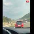 Drama na auto-putu kod Niša: Zapalio se automobil, saobraćaj blokiran (video)