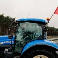 Poljoprivrednik traktorom preorao svež asfalt i napravio štetu od 93.000 evra