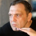 Istina o obrazovanju Kaspera. Mina Kostić ga predstavila kao ekonomistu, on sve priznao