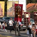 Liturgijom i litijom u Gračanici obeležena slava Opštine i Mala Gospojina